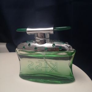 Sex in the City Kiss Purfume